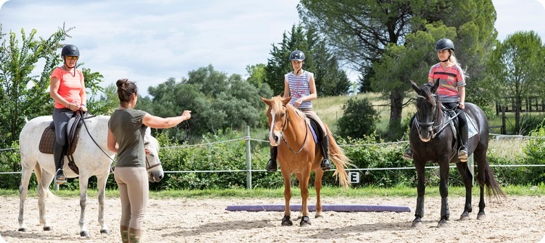 לימודי רכיבה טיפולית, קורס רכיבה טיפולית