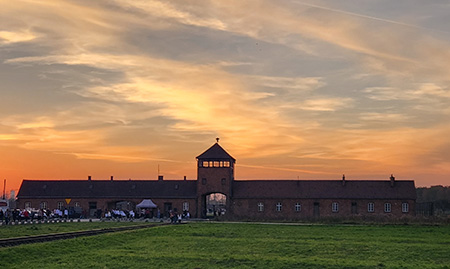 הכשרת מדריכי מסעות לפולין לקבוצות מבוגרים ותיירים