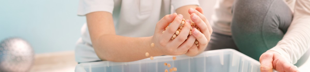 מה הקשר בין קשיים בויסות חושי ומוטוריקה לקשיים חברתים