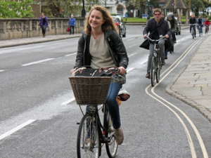 טיפים לשמירה על הגב ולמניעת פציעות בקרב רוכבי אופניים