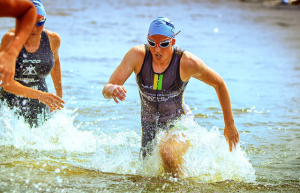 שתיית ברד במהלך תחרות טריאתלון 