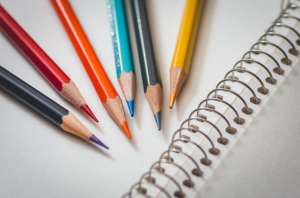 התפיסה ההומניסטית מול התפיסה הסמכותית 