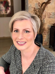 רוצות.ים לקבל מדבקה של מרחב בטוח ולהדביק אותה בשערי הגן, בחדר הכיתה או במשרד שלכן.ם? כתבו למייל הבא: https://www.lgbt.org.il/safe-space כותבת : ד"ר אלונה פלג "איך אפשר לייצר מרחב בטוח עבור נוער להט"בי ומשפחות הקשת במרחב החינוכי?".