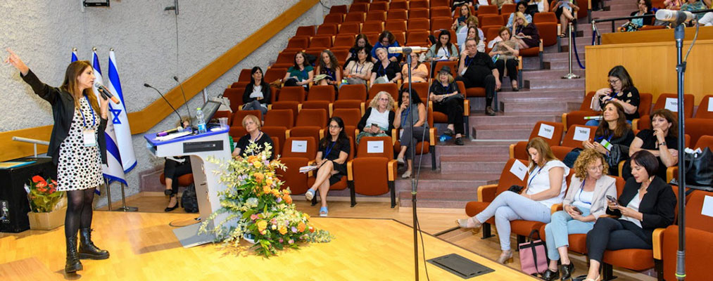 הכינוס הארצי המדעי הארצי ה-6 של מרכז מחקר ארצי (מהות), בשיתוף עם אגף בכיר שפ"י ועם הנהגת ההורים הארצית: דעת, גוף ונפש: שותפות בין הורים לצוותי חינוך בקידום בריאותם ורווחתם של ילדים. 13.9.23