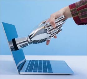 יד של רובוט ויד של בן אדם