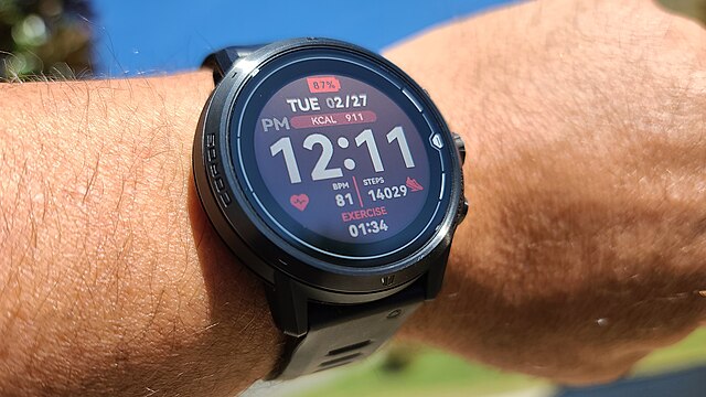 שעון חכם שמודד בין היתר דופק, קלוריות, צעדים ועוד
