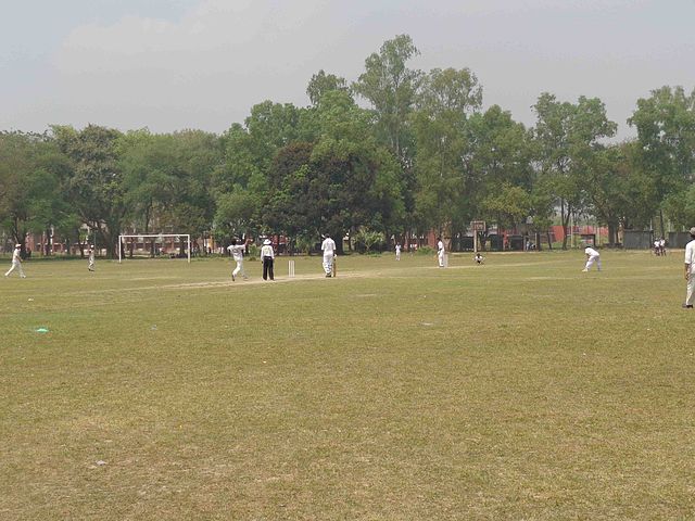 משחק קריקט בין נבחרות סטודנטים בבנגלדש