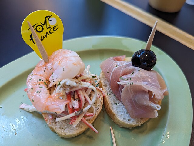 מנות דג ופירות ים לרוכבי הטור דה פראנס