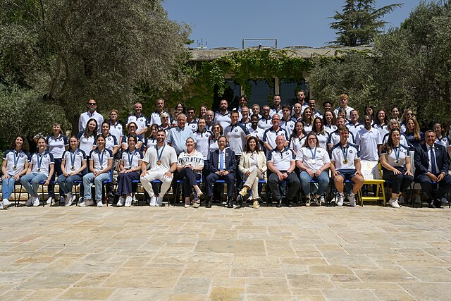 קבלת פנים למשלחת ישראל למשחקי פריז 2024 אצל נשיא המדינה. בשורה הראשונה יושבים המדליסטים