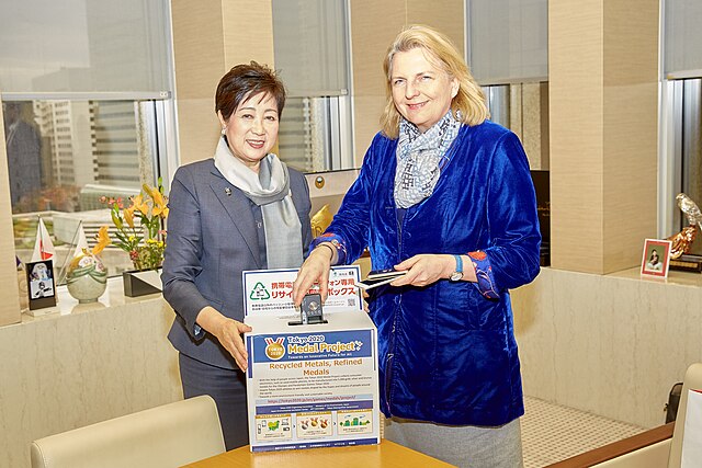 מחזור טלפונים ליצירת מדליות אולימפיות