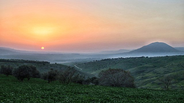 התבור בשקיעה