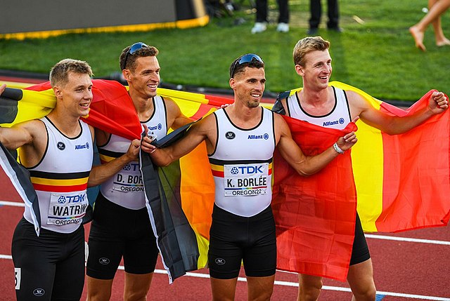 רביעיית הגברים של בלגיה במרוץ שליחים 4X400 מ' שזכתה במדליית הארד באליפות העולם 2022. משמאל לימין: גו'ליין ווטרין, דילן בורלה, קווין בורלה, ג'ונתן סאקור