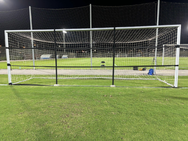 מהירות מעוף הכדור נמדדה באמצעות אקדח מהירות.