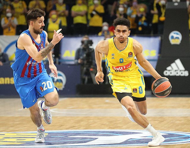 משחק כדורסל בספרד