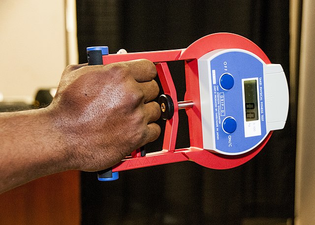 מבחן כוח לחיצת כף יד