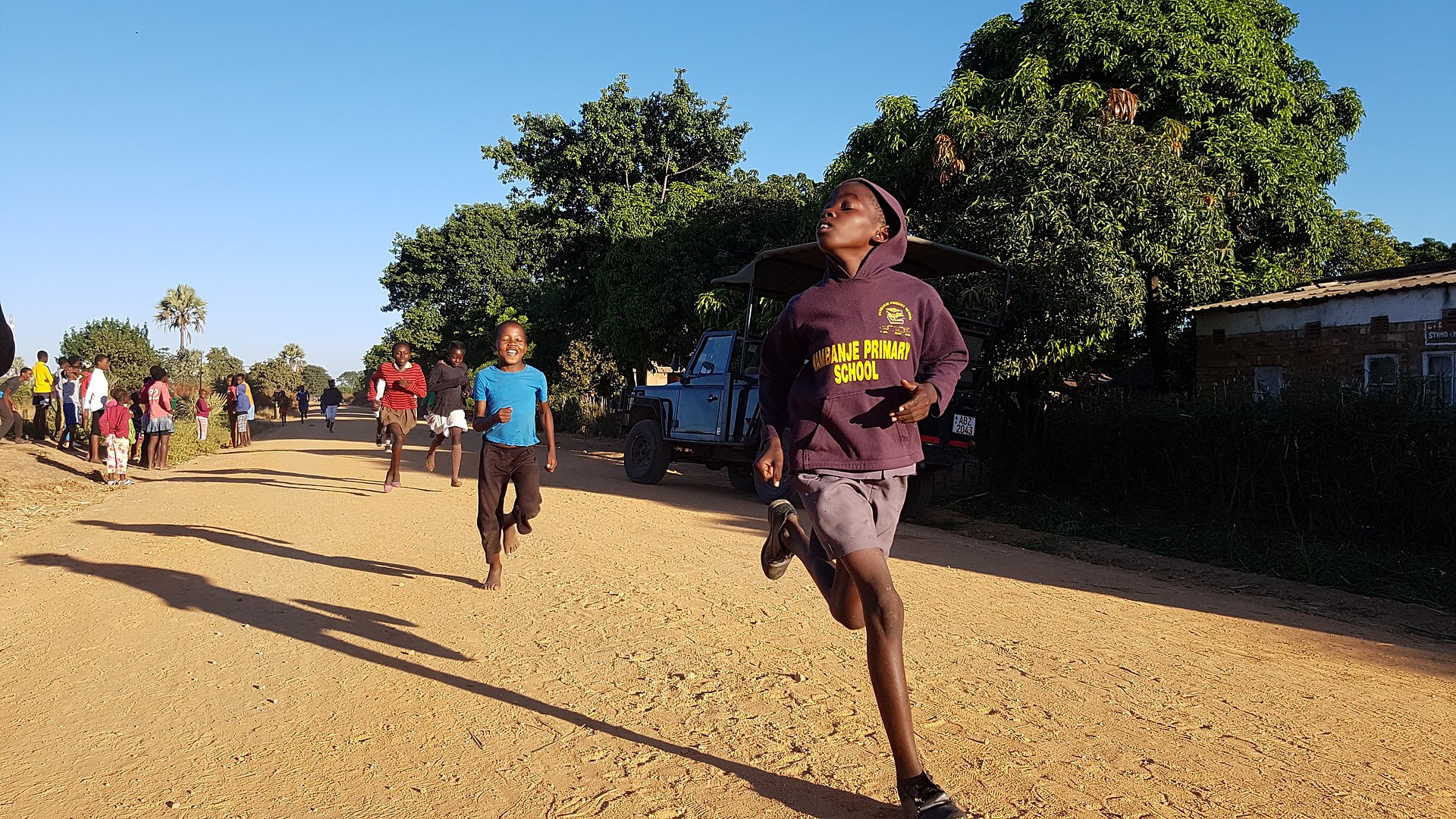 ילדים רצים באפריקה