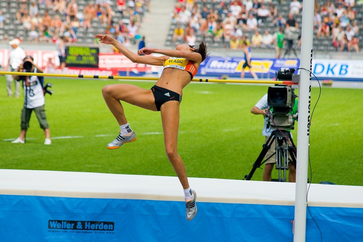 בלנקה ולאסיץ' מקרואטיה בעלת הישג של 2.08 מ' שנקבע בשנת 2009